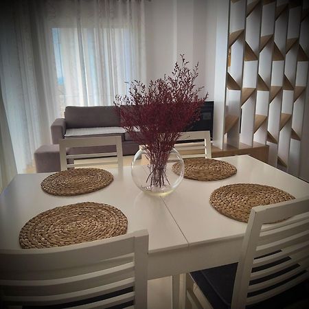 Endy Apartaments Orikum Esterno foto