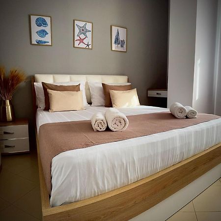 Endy Apartaments Orikum Esterno foto