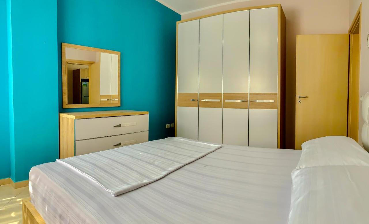 Endy Apartaments Orikum Esterno foto