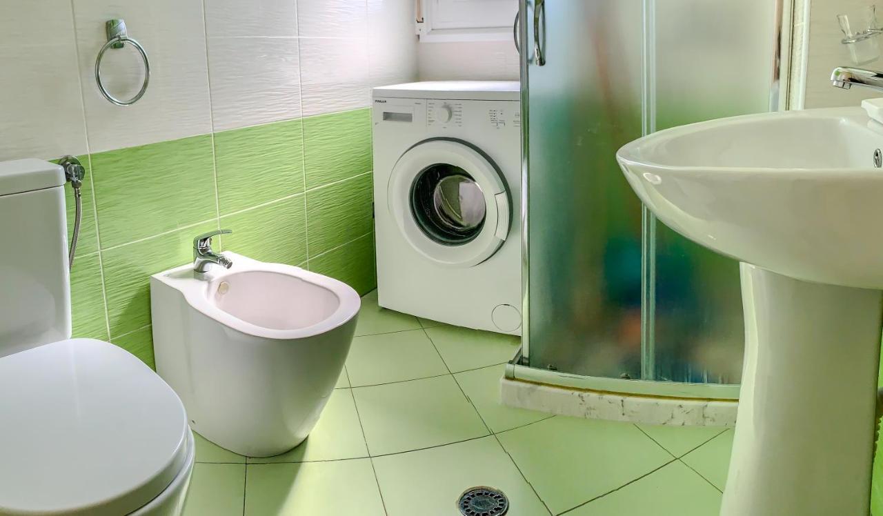 Endy Apartaments Orikum Esterno foto