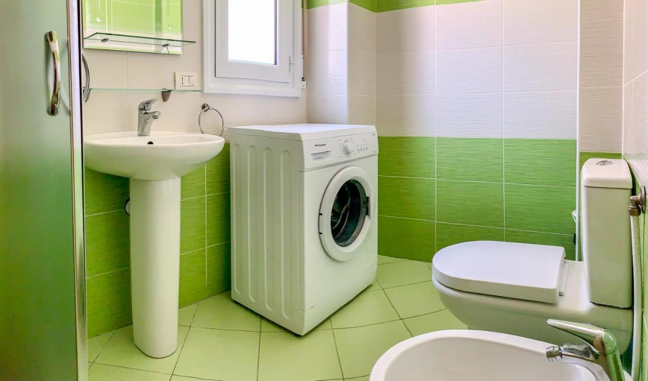 Endy Apartaments Orikum Esterno foto