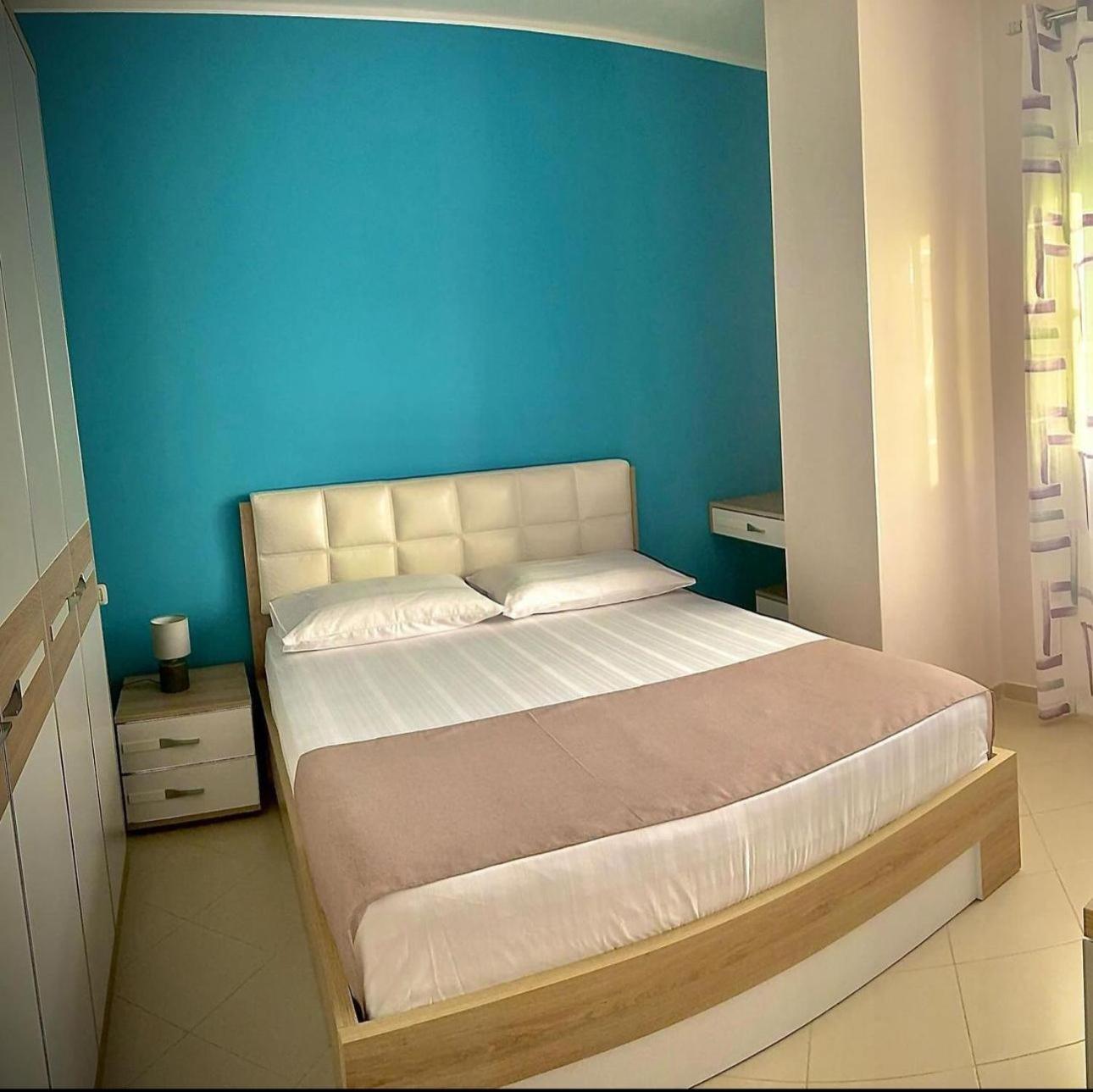 Endy Apartaments Orikum Esterno foto