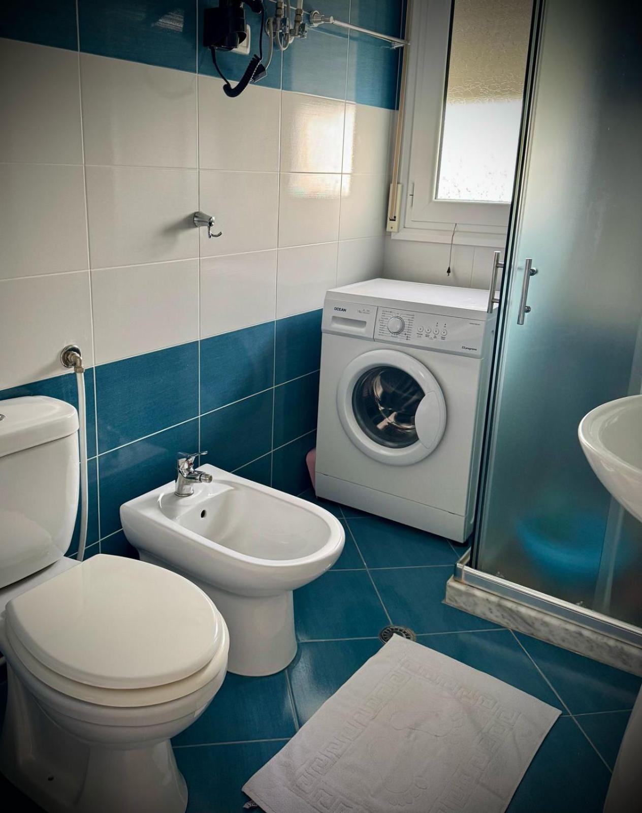 Endy Apartaments Orikum Esterno foto